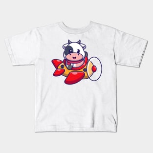 Cute baby cow driving plane cartoon Kids T-Shirt